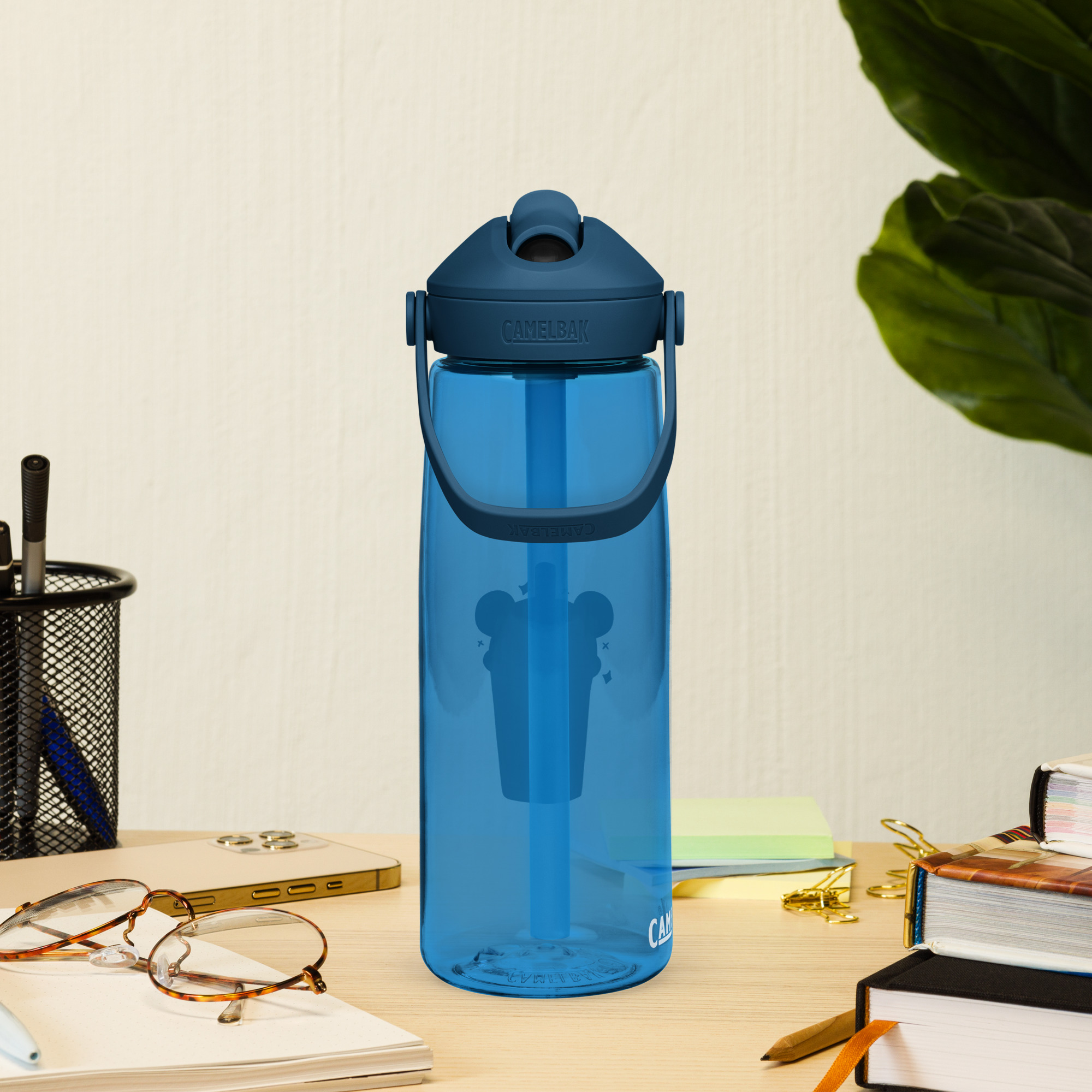 Magán: Flip straw water bottle