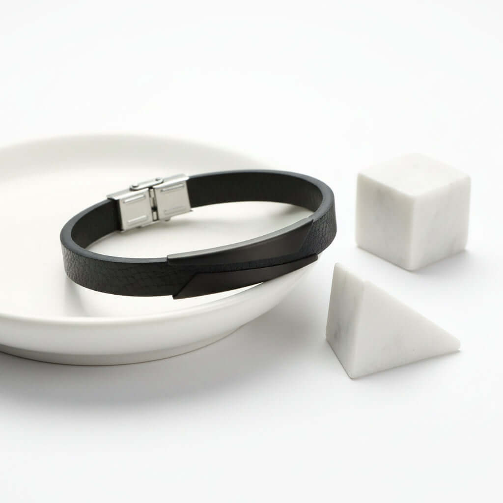 Magán: minimalist leather bracelet Women’s Microfiber Leather Bracelet